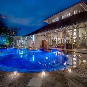 la-villa-oberoi.hotelsseminyak.net/